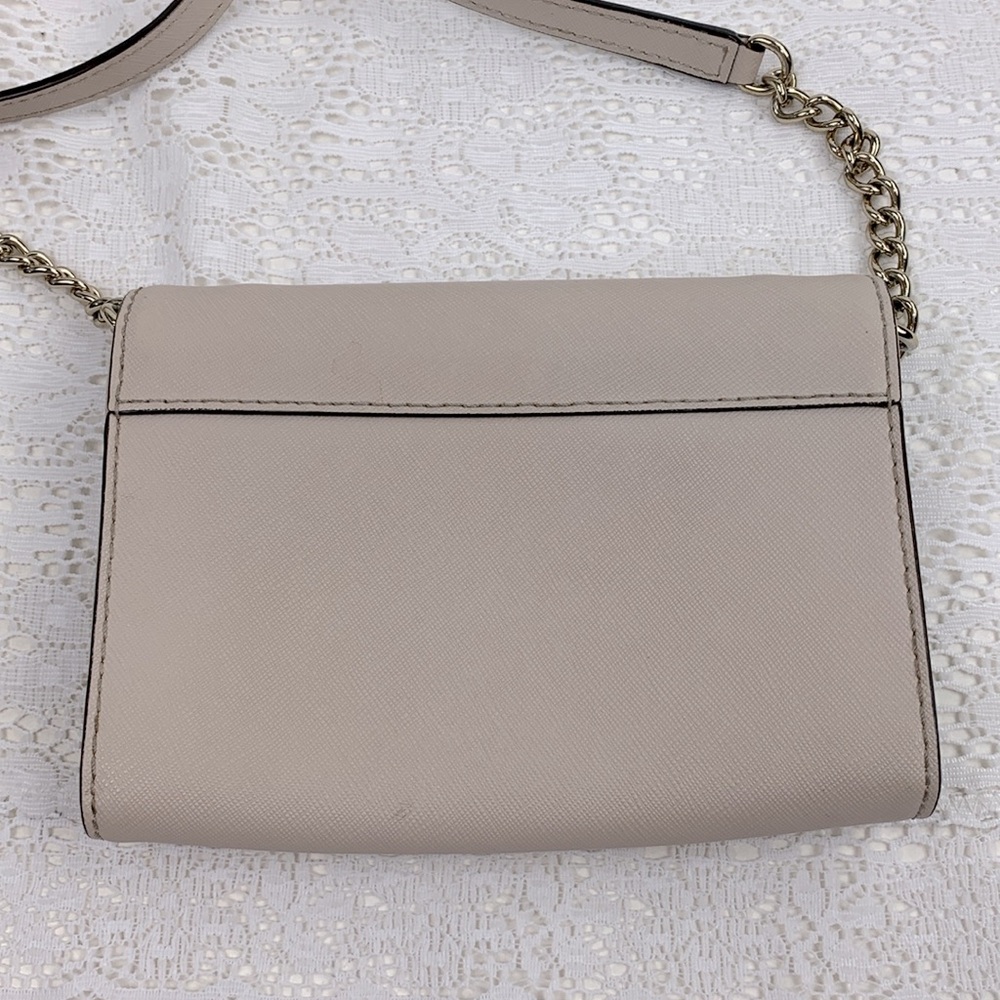 Kate Spade Creme Saffiano Leather Crossbody Bag Gold chain strap Flap snap close - Picture 3 of 15